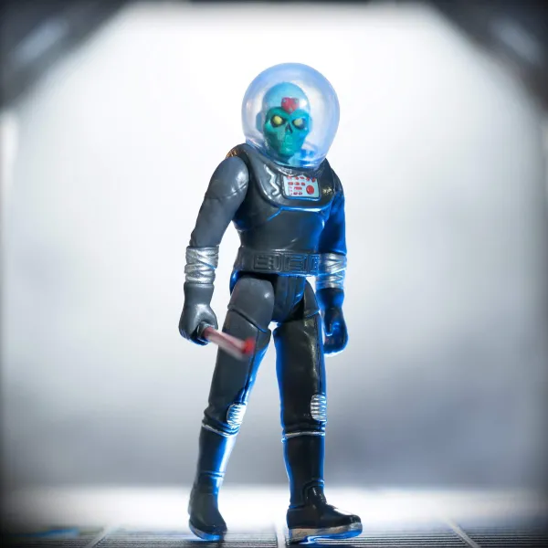 astro_zombies_reaction_fi_3-2.webp Super7 Astro Zombies^Astro Zombies Reaction Figure Wave 2 - Astro Zombie (Black/Silver)