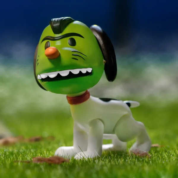 peanuts_reaction_figure_w_1-8.webp Super7 Peanuts^Peanuts Reaction Figure Wave 4 - Masked Snoopy