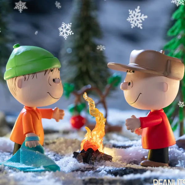 Super7 Peanuts^Peanuts Reaction Figures Wave 06 (Holiday Box Set) - Charlie Brown With Sad Christmas Tree And Linus