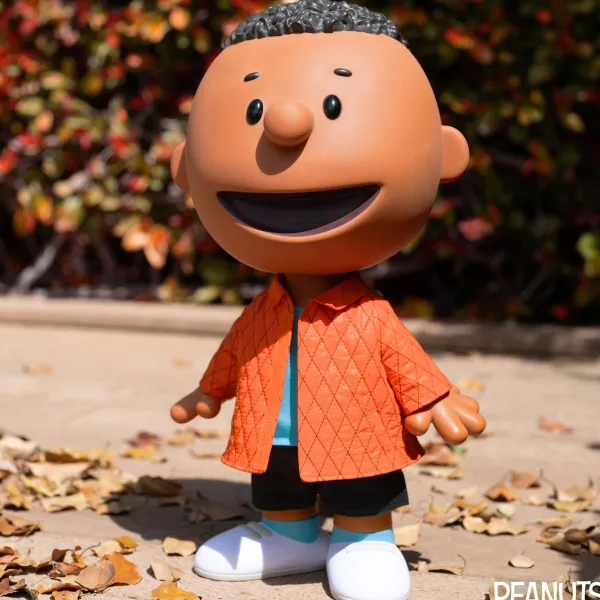 Super7 Peanuts^Peanuts Supersize Vinyl Figure - Franklin Jacket