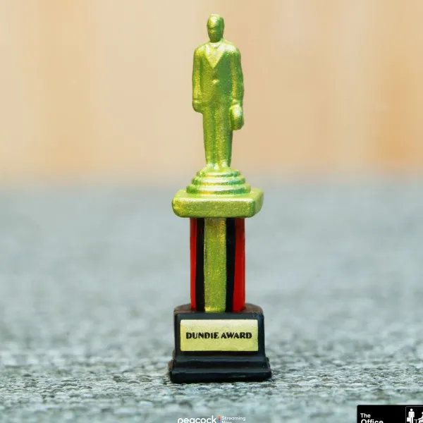 Super7 The Office^The Office Reaction Figures Wave 2 - Pam Beesly (Dundie )