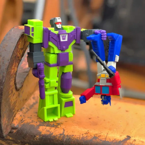 Super7 Transformers^Transformers Reaction Wave 3 - Devastator